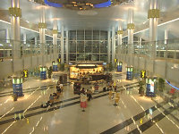 UAEドバイ空港は豪華ケンランでビックリ！なんてリッチ。